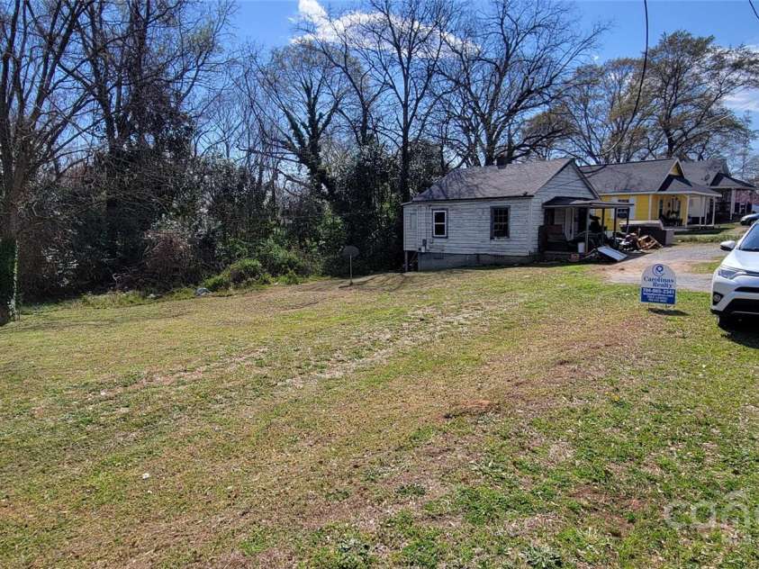 416,418,420 Airline Avenue, Shelby, NC 28151.  MLS# CAR4239128, YatesRealty ID 10675. 418 Vacant
