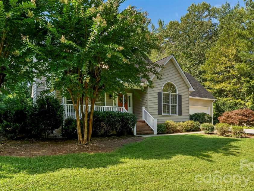 4617 Harbor View Terrace, Morganton, NC 28655.  MLS# CAR4299369, YatesRealty ID 10676. 