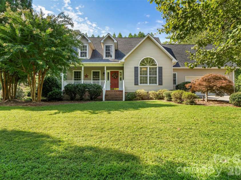 4617 Harbor View Terrace, Morganton, NC 28655.  MLS# CAR4299369, YatesRealty ID 10676. 