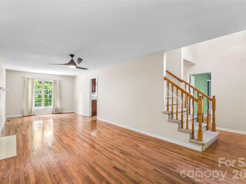 4617 Harbor View Terrace, Morganton, NC 28655.  MLS# CAR4299369, YatesRealty ID 10676. 