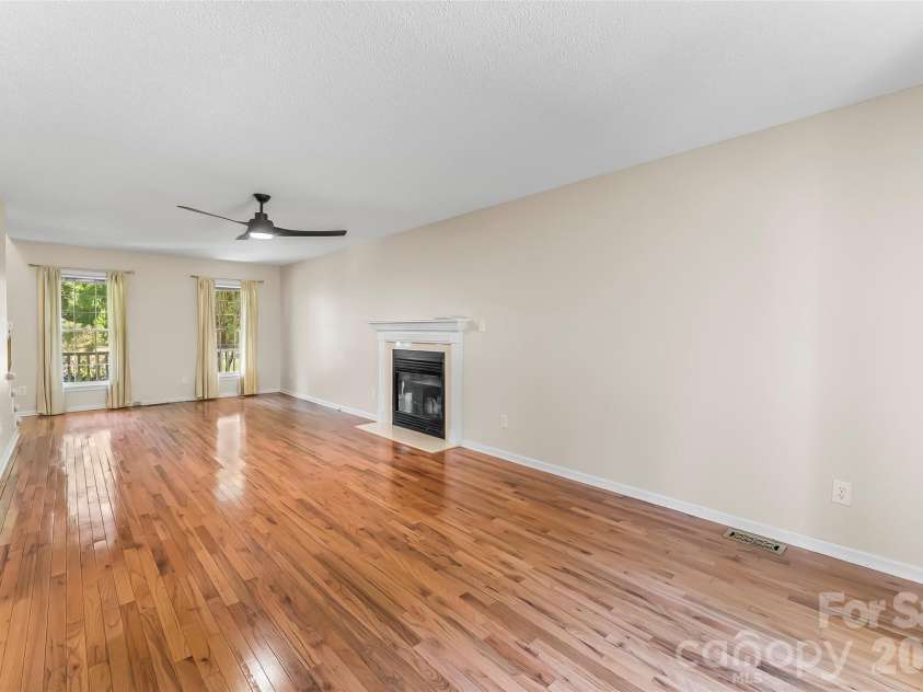 4617 Harbor View Terrace, Morganton, NC 28655.  MLS# CAR4299369, YatesRealty ID 10676. 