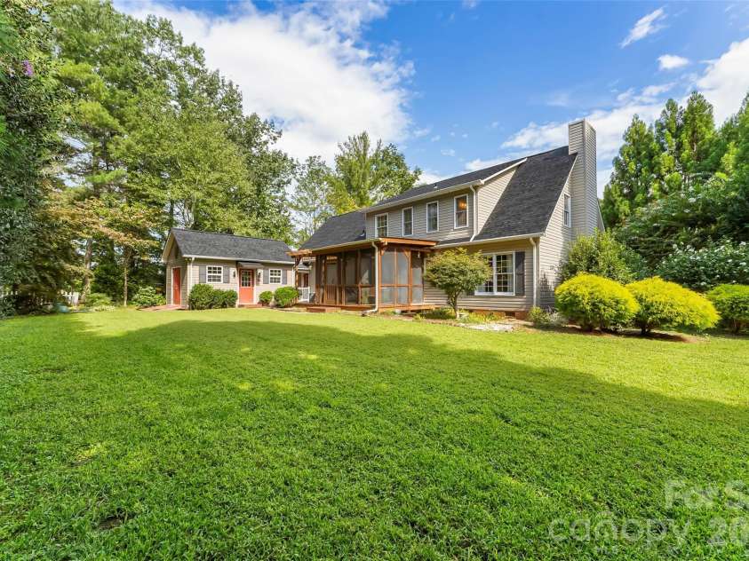 4617 Harbor View Terrace, Morganton, NC 28655.  MLS# CAR4299369, YatesRealty ID 10676. 
