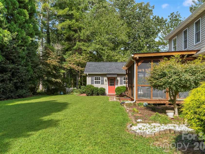 4617 Harbor View Terrace, Morganton, NC 28655.  MLS# CAR4299369, YatesRealty ID 10676. 