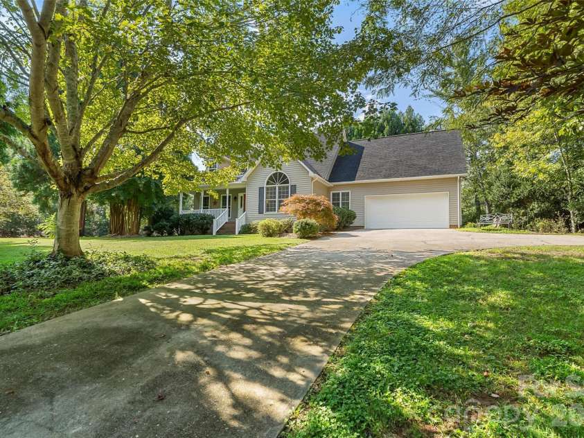 4617 Harbor View Terrace, Morganton, NC 28655.  MLS# CAR4299369, YatesRealty ID 10676. 