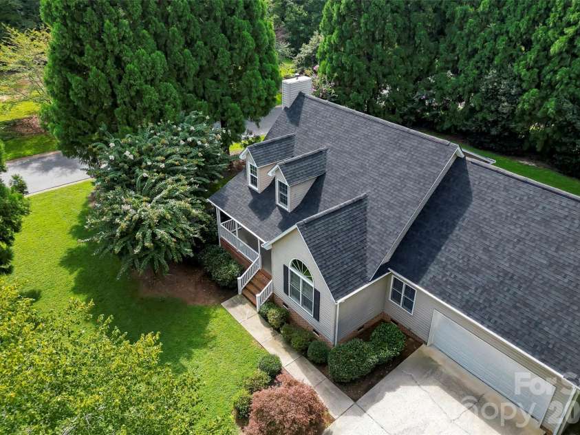 4617 Harbor View Terrace, Morganton, NC 28655.  MLS# CAR4299369, YatesRealty ID 10676. 