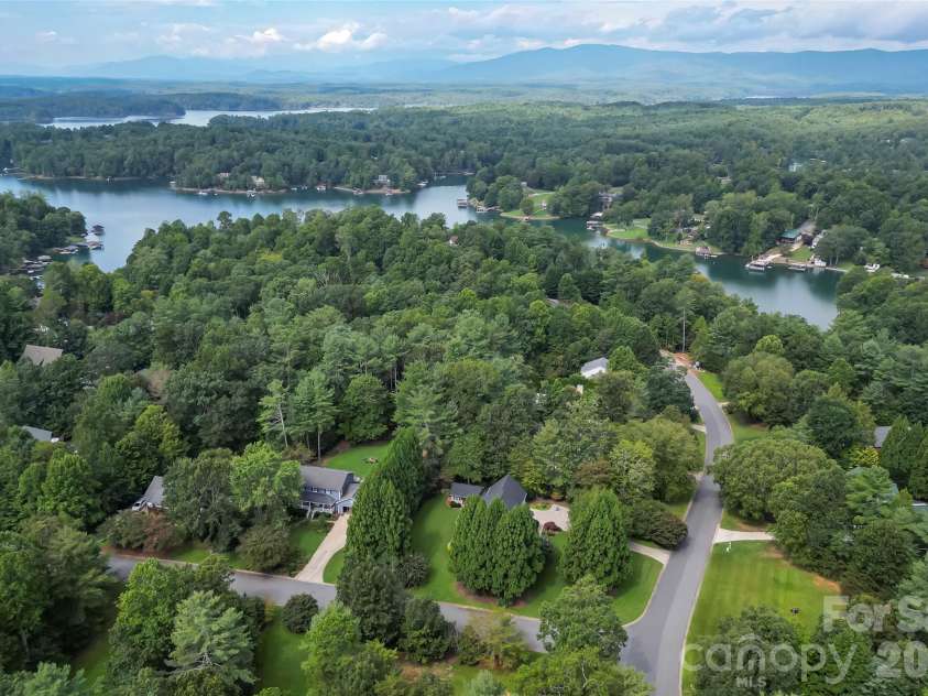 4617 Harbor View Terrace, Morganton, NC 28655.  MLS# CAR4299369, YatesRealty ID 10676. 