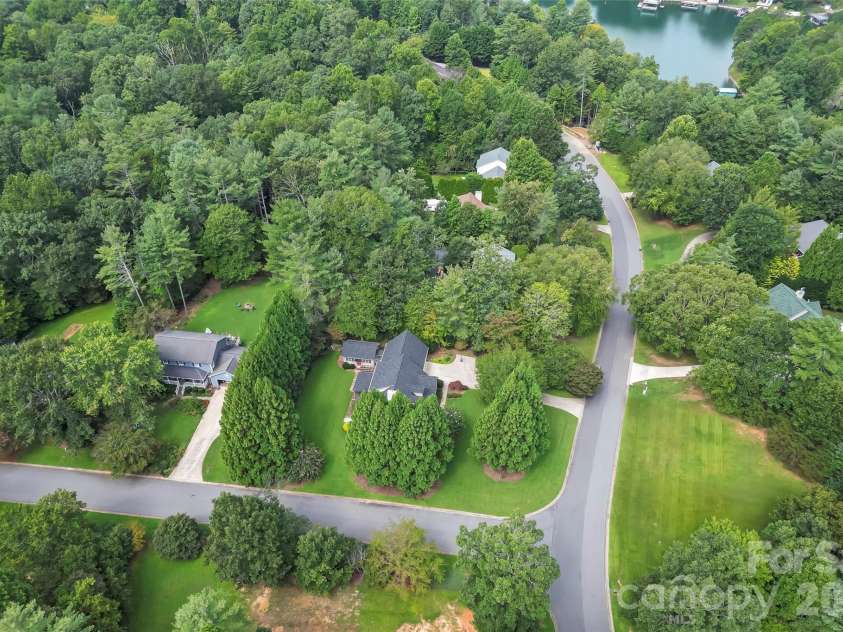 4617 Harbor View Terrace, Morganton, NC 28655.  MLS# CAR4299369, YatesRealty ID 10676. 