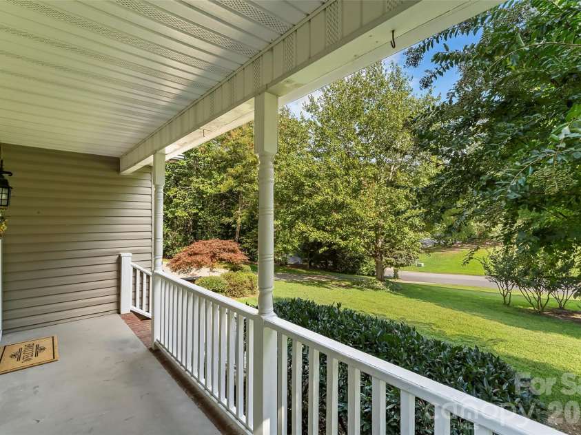 4617 Harbor View Terrace, Morganton, NC 28655.  MLS# CAR4299369, YatesRealty ID 10676. Front porch view