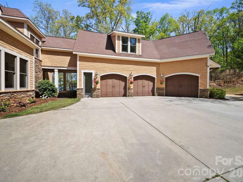 2312 Rocky Cove Lane, Denton, NC 27239.  MLS# CAR4368456, YatesRealty ID 10677. 