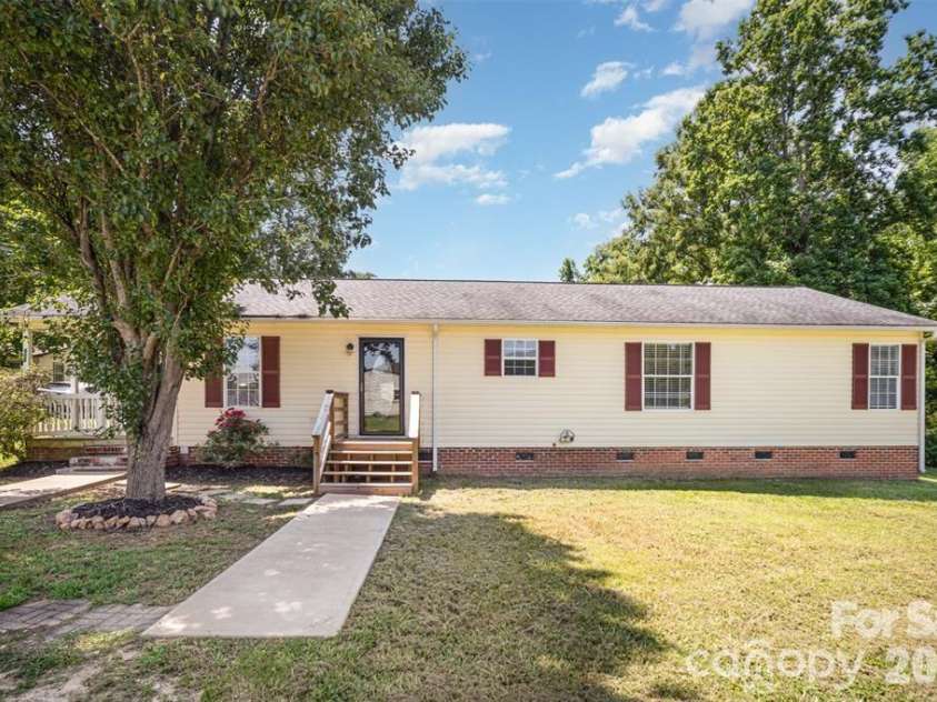 508 Bridgestone Lane, Rock Hill, SC 29730.  MLS# CAR4344030, YatesRealty ID 10678. 