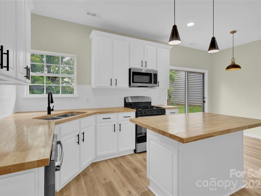 12016 Gemstone Court, Charlotte, NC 28269.  MLS# CAR4291584, YatesRealty ID 10679. 