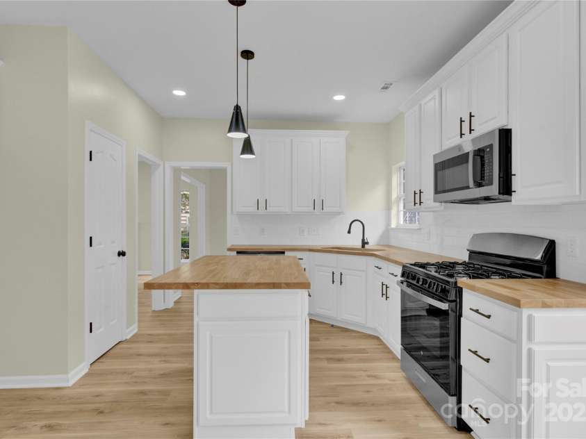 12016 Gemstone Court, Charlotte, NC 28269.  MLS# CAR4291584, YatesRealty ID 10679. 