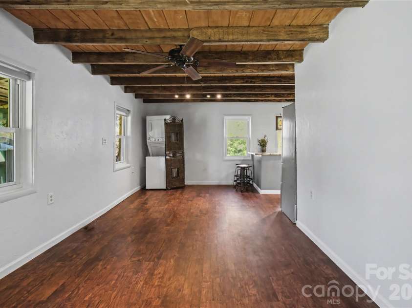 51 Hawks Landing, Weaverville, NC 28787.  MLS# CAR4366458, YatesRealty ID 10679. Main room