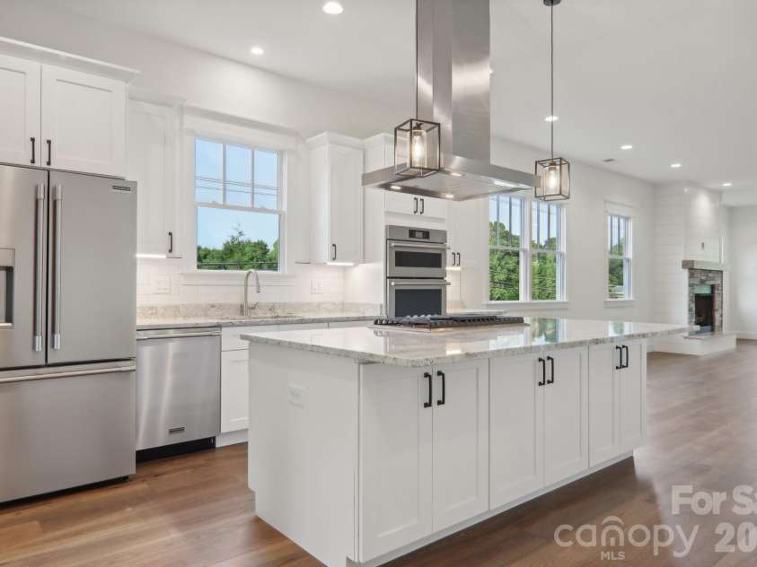 20 Maple Knoll Drive, Hendersonville, NC 28792.  MLS# CAR4120243, YatesRealty ID 1068. 