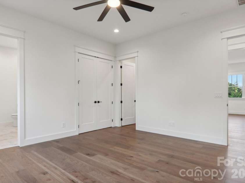 20 Maple Knoll Drive, Hendersonville, NC 28792.  MLS# CAR4120243, YatesRealty ID 1068. 