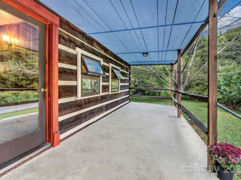 200 Dry Branch Road, Marshall, NC 28753.  MLS# CAR4308414, YatesRealty ID 10680. 