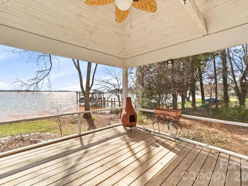 132 Clearwater Lane, Mooresville, NC 28117.  MLS# CAR4354488, YatesRealty ID 10681. 