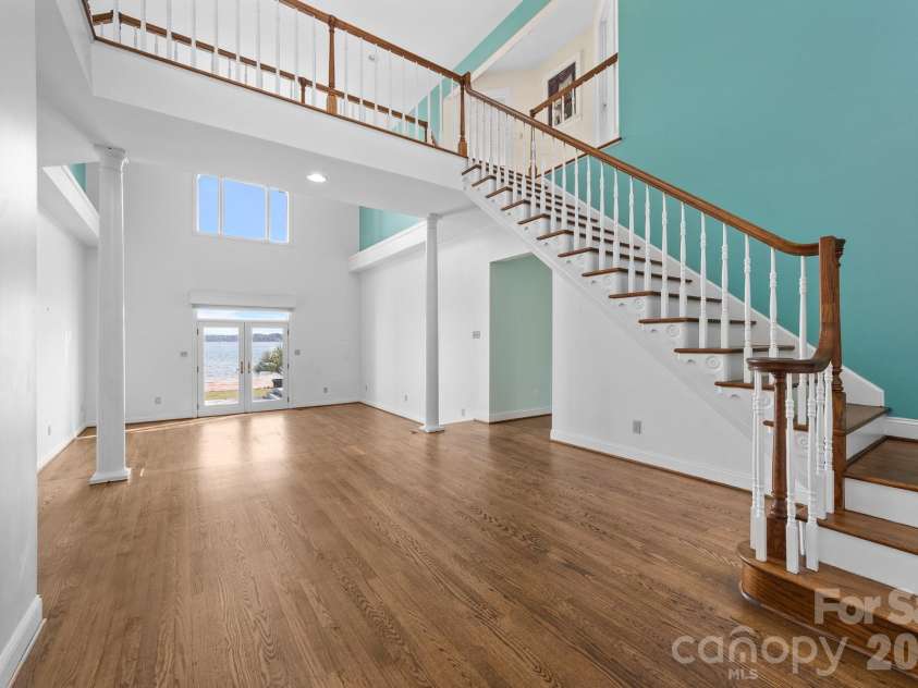 132 Clearwater Lane, Mooresville, NC 28117.  MLS# CAR4354488, YatesRealty ID 10681. 