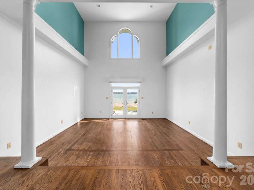 132 Clearwater Lane, Mooresville, NC 28117.  MLS# CAR4354488, YatesRealty ID 10681. 