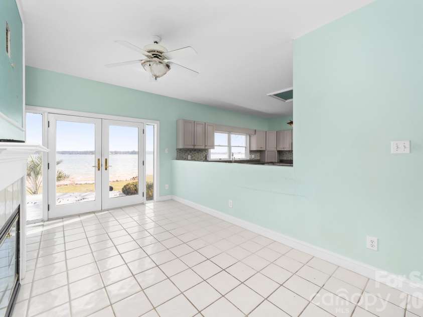 132 Clearwater Lane, Mooresville, NC 28117.  MLS# CAR4354488, YatesRealty ID 10681. 