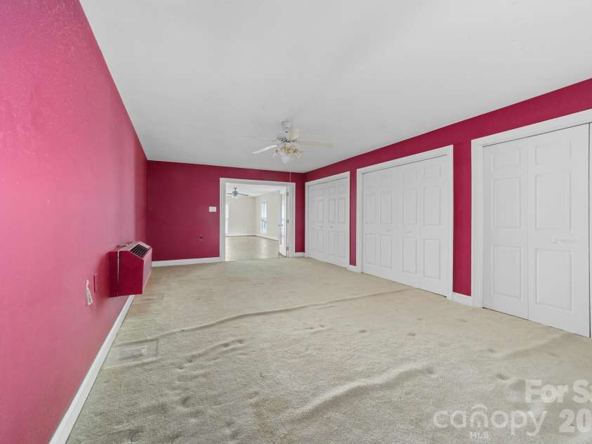 132 Clearwater Lane, Mooresville, NC 28117.  MLS# CAR4354488, YatesRealty ID 10681. 