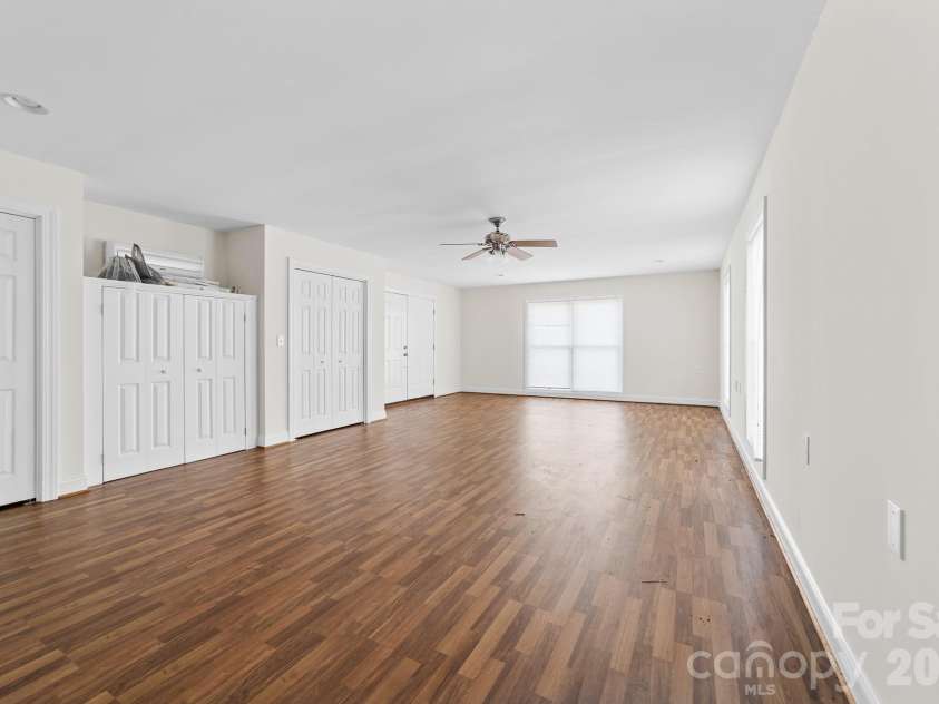132 Clearwater Lane, Mooresville, NC 28117.  MLS# CAR4354488, YatesRealty ID 10681. 