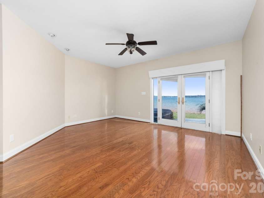 132 Clearwater Lane, Mooresville, NC 28117.  MLS# CAR4354488, YatesRealty ID 10681. 