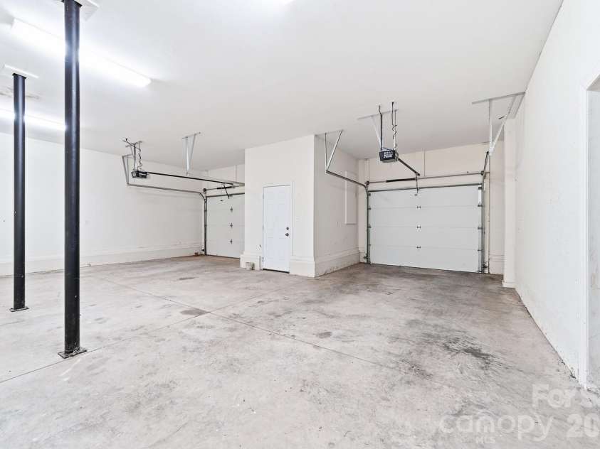 132 Clearwater Lane, Mooresville, NC 28117.  MLS# CAR4354488, YatesRealty ID 10681. 
