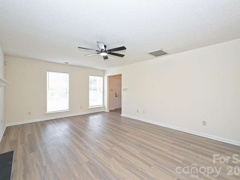 11118 Gold Pan Road, Charlotte, NC 28215.  MLS# CAR4367608, YatesRealty ID 10683. 