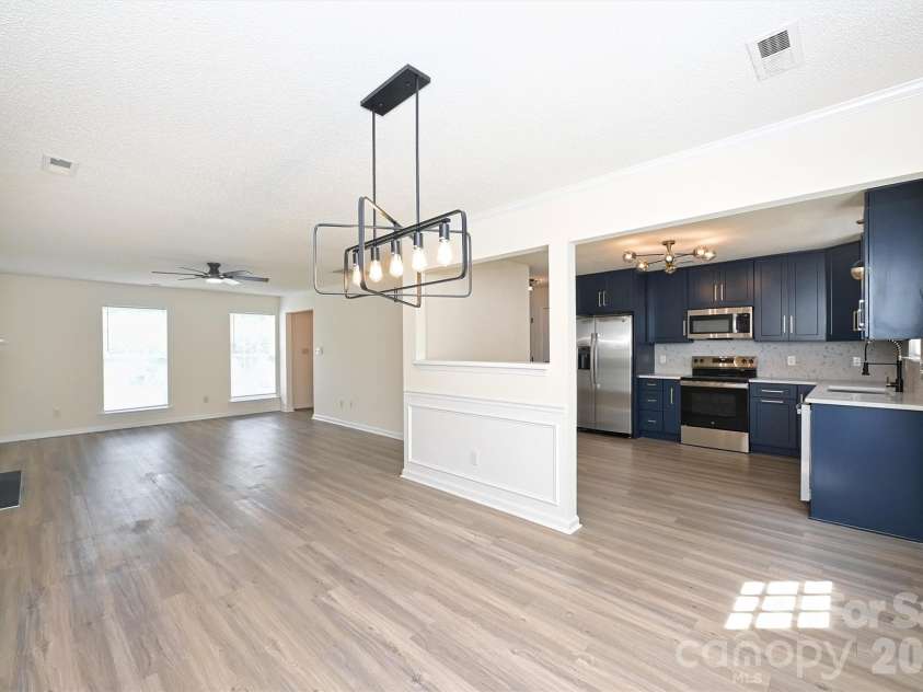 11118 Gold Pan Road, Charlotte, NC 28215.  MLS# CAR4367608, YatesRealty ID 10683. 