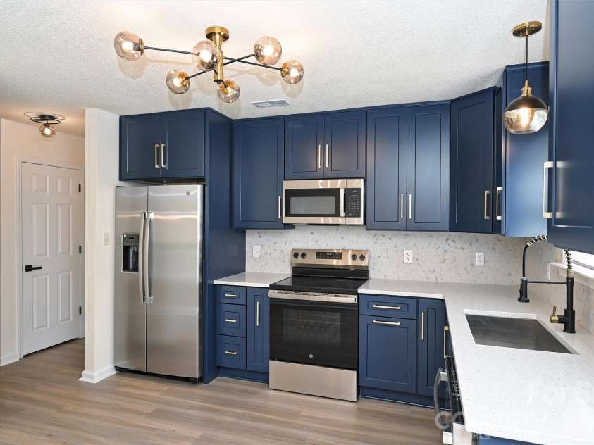 11118 Gold Pan Road, Charlotte, NC 28215.  MLS# CAR4367608, YatesRealty ID 10683. 