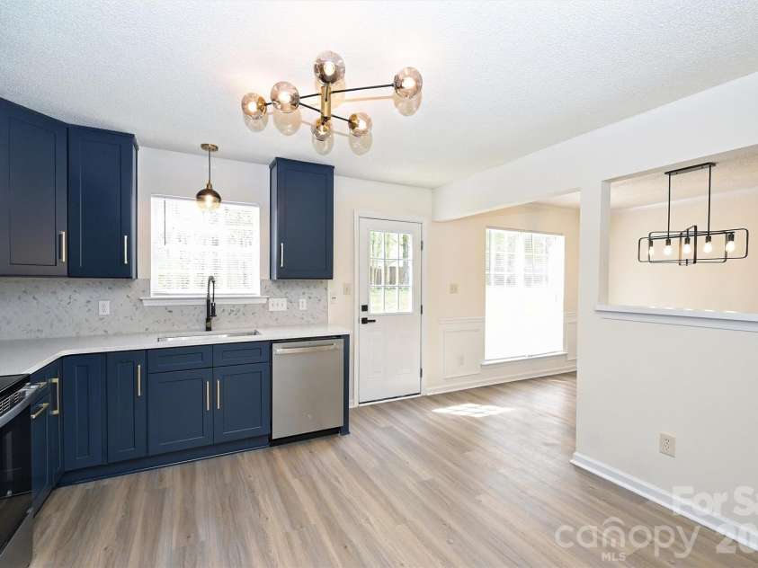 11118 Gold Pan Road, Charlotte, NC 28215.  MLS# CAR4367608, YatesRealty ID 10683. 