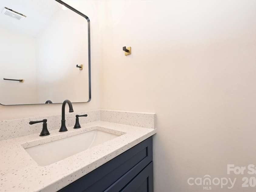 11118 Gold Pan Road, Charlotte, NC 28215.  MLS# CAR4367608, YatesRealty ID 10683. 