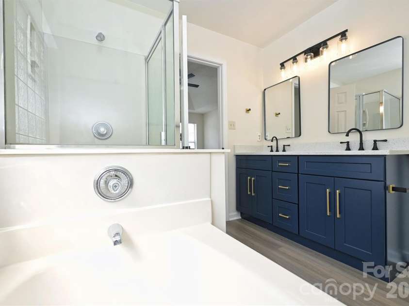 11118 Gold Pan Road, Charlotte, NC 28215.  MLS# CAR4367608, YatesRealty ID 10683. 