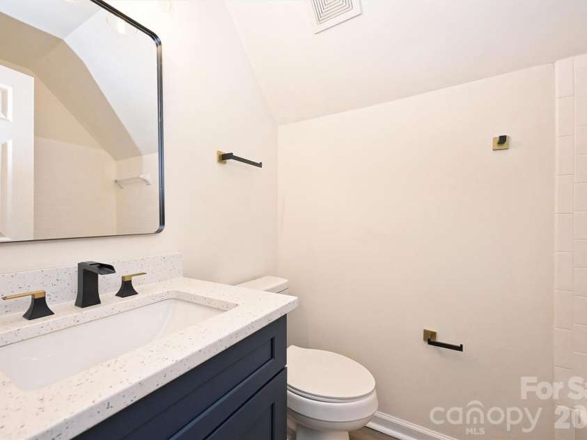 11118 Gold Pan Road, Charlotte, NC 28215.  MLS# CAR4367608, YatesRealty ID 10683. 