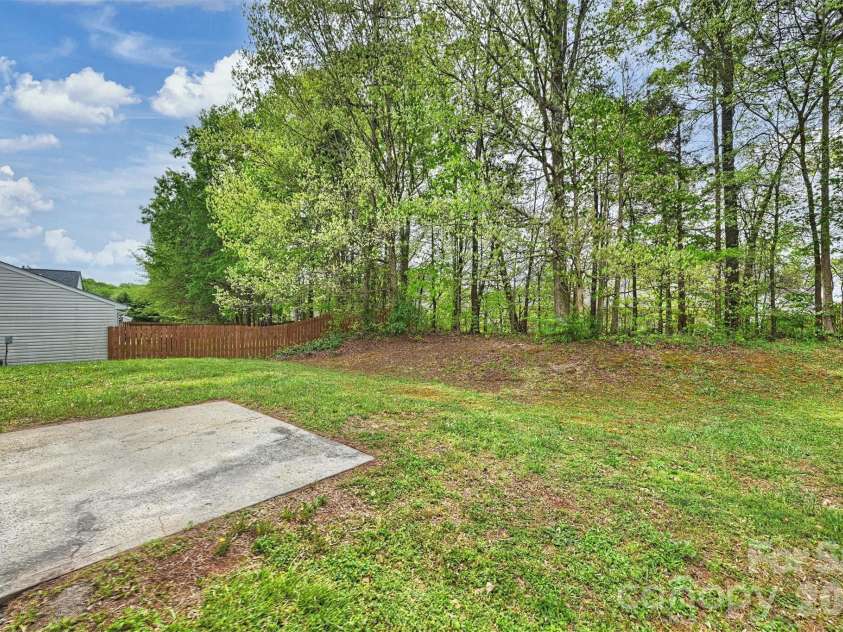 11118 Gold Pan Road, Charlotte, NC 28215.  MLS# CAR4367608, YatesRealty ID 10683. 