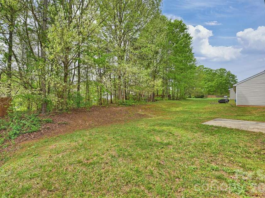 11118 Gold Pan Road, Charlotte, NC 28215.  MLS# CAR4367608, YatesRealty ID 10683. 