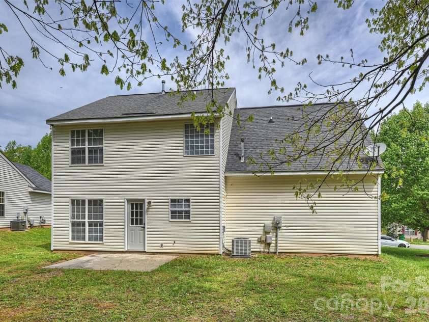 11118 Gold Pan Road, Charlotte, NC 28215.  MLS# CAR4367608, YatesRealty ID 10683. 
