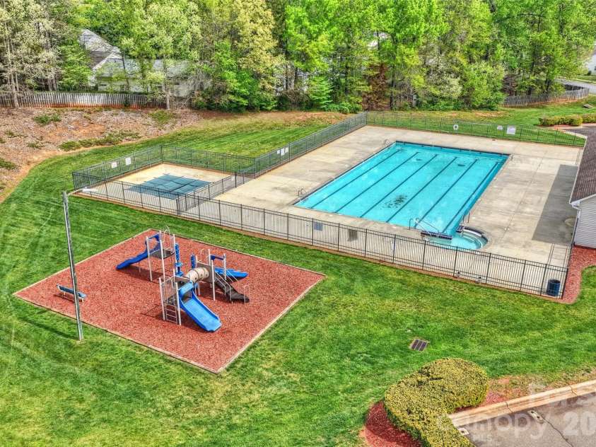11118 Gold Pan Road, Charlotte, NC 28215.  MLS# CAR4367608, YatesRealty ID 10683. 