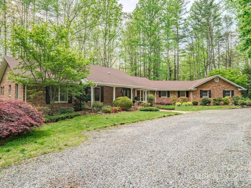 290 Tranquility Place, Hendersonville, NC 28739.  MLS# CAR4252243, YatesRealty ID 10683. 