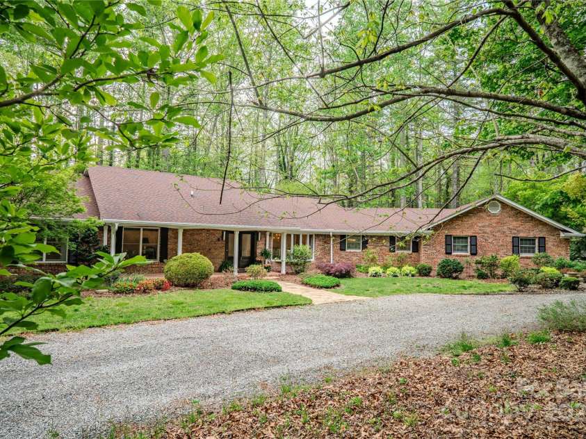 290 Tranquility Place, Hendersonville, NC 28739.  MLS# CAR4252243, YatesRealty ID 10683. 