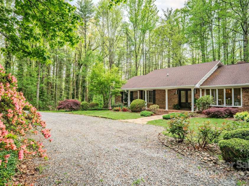 290 Tranquility Place, Hendersonville, NC 28739.  MLS# CAR4252243, YatesRealty ID 10683. 
