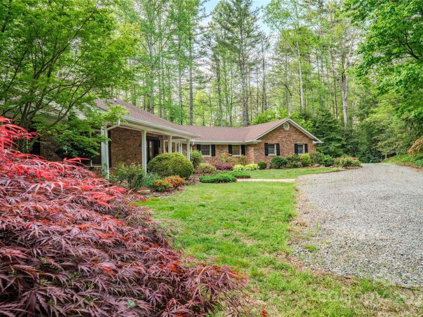 290 Tranquility Place, Hendersonville, NC 28739.  MLS# CAR4252243, YatesRealty ID 10683. 