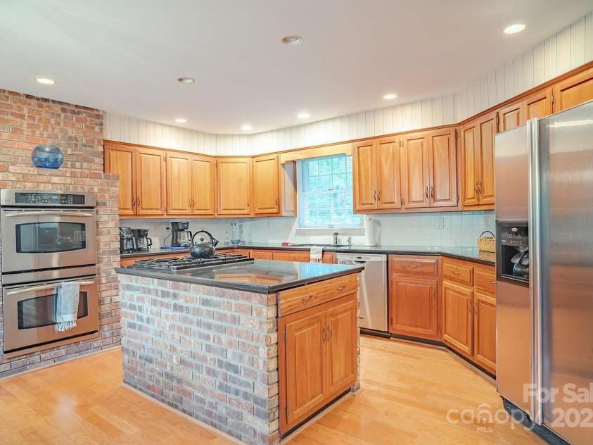 290 Tranquility Place, Hendersonville, NC 28739.  MLS# CAR4252243, YatesRealty ID 10683. 