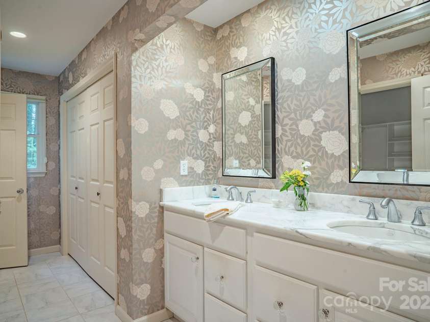 290 Tranquility Place, Hendersonville, NC 28739.  MLS# CAR4252243, YatesRealty ID 10683. 