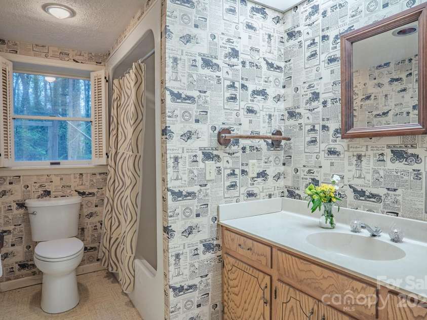 290 Tranquility Place, Hendersonville, NC 28739.  MLS# CAR4252243, YatesRealty ID 10683. 