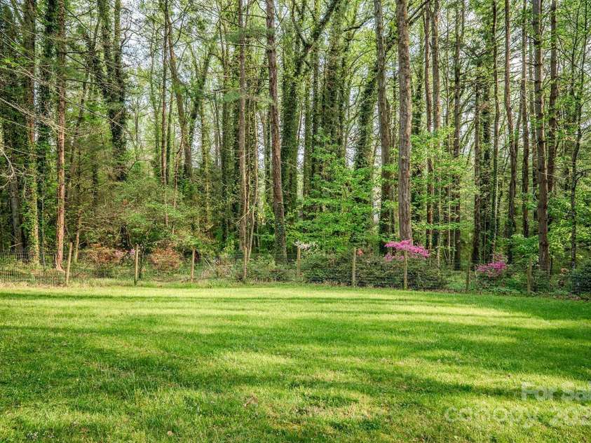 290 Tranquility Place, Hendersonville, NC 28739.  MLS# CAR4252243, YatesRealty ID 10683. 