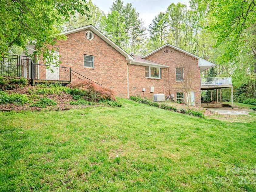 290 Tranquility Place, Hendersonville, NC 28739.  MLS# CAR4252243, YatesRealty ID 10683. 