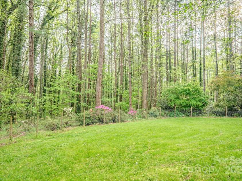 290 Tranquility Place, Hendersonville, NC 28739.  MLS# CAR4252243, YatesRealty ID 10683. 
