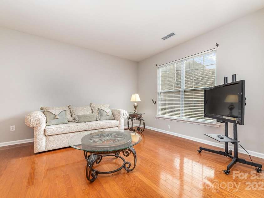 16737 Winston Oaks Court, Charlotte, NC 28213.  MLS# CAR4213082, YatesRealty ID 10685. 
